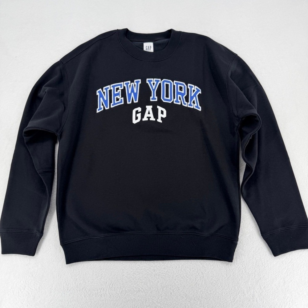 GAP New York Sweatshirt Black Graphic Crewneck M NWT